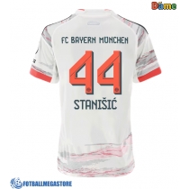 Fotballdrakt Dame Bayern Munich Josip Stanisic #44 Bortedrakt 2025-26 Kortermet